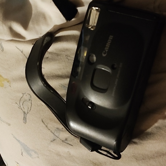 Vintage Canon camera and Canon bag with brush cleaner - Picture 2 of 13